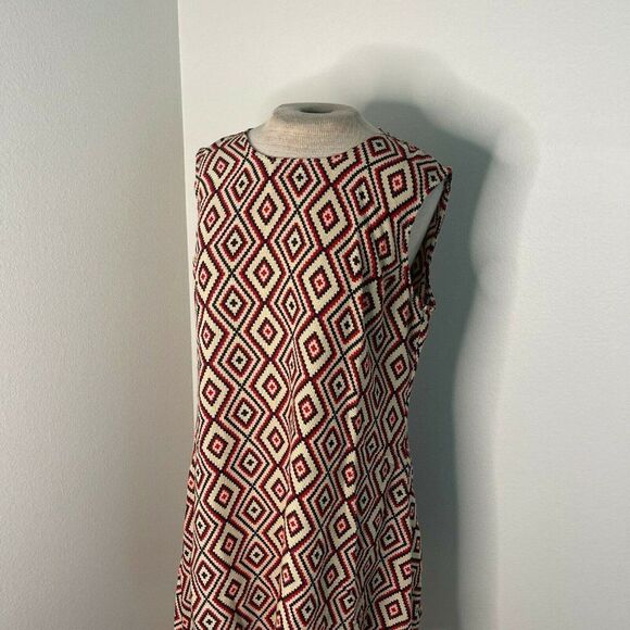Geometric Patterned Mini Dress - Picture 4 of 6